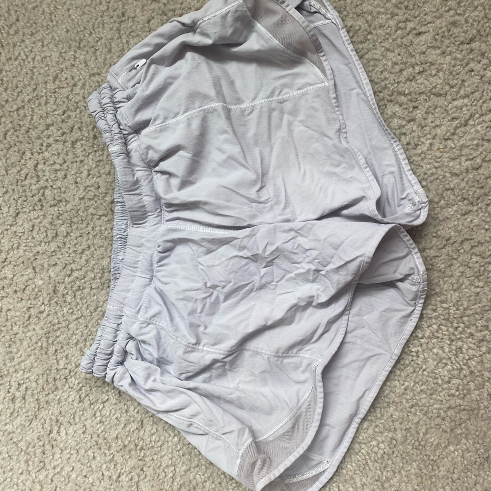 Lululemon white shorts size 6 2.5 low rise